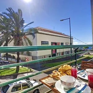 Theos By Lovelystay Apartamento